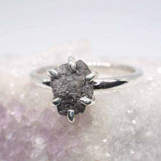Black uncut raw diamond solitaire rustic ring, 1.14ct. (HE27)