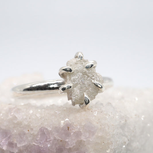 White uncut raw diamond solitaire six claw ring, 0.90ct.