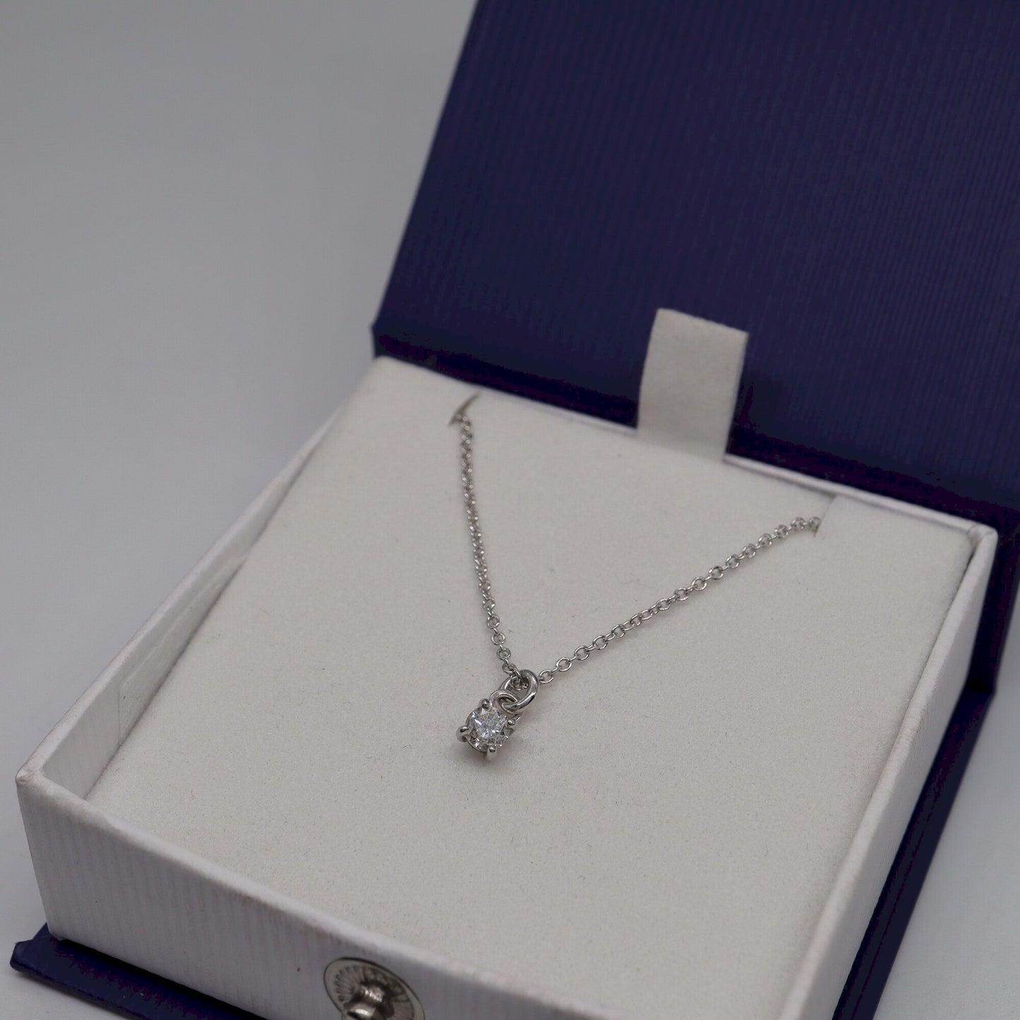 White gold Diamond pendant, classic claw set drop style