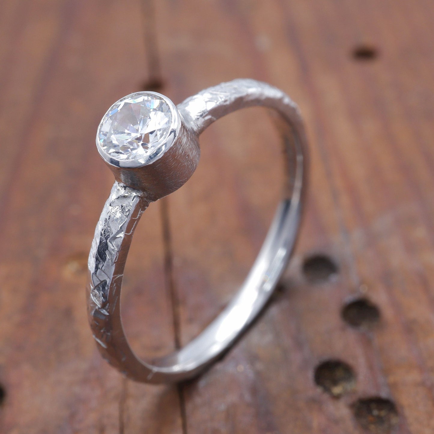 Solitaire 0.33ct diamond 18ct white gold Fire design ring