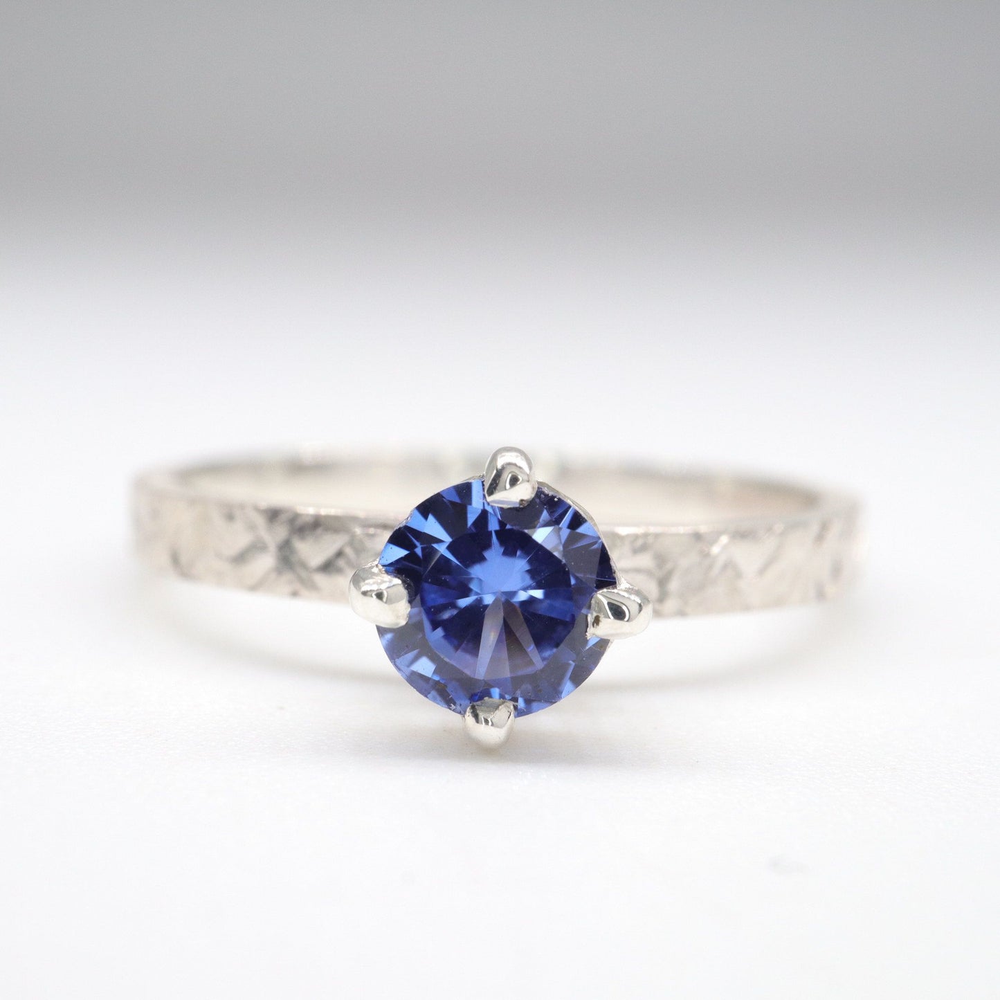 Sapphire solitaire white gold Kendal design ring