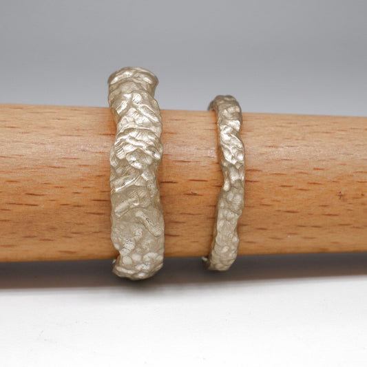 Lakeside yellow gold matching wedding ring set - original men`s and women`s design - 3mm and 6mm.