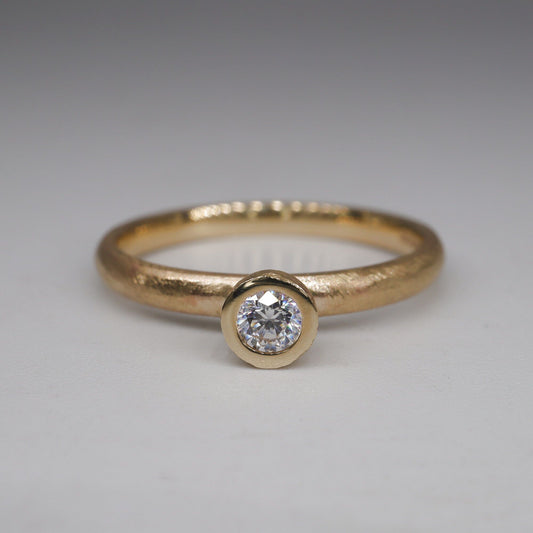 Solitaire diamond ring, Mountain Raindrop design
