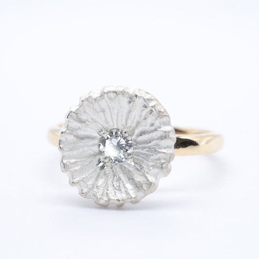 Diamond solitaire Water Lilies yellow gold ring