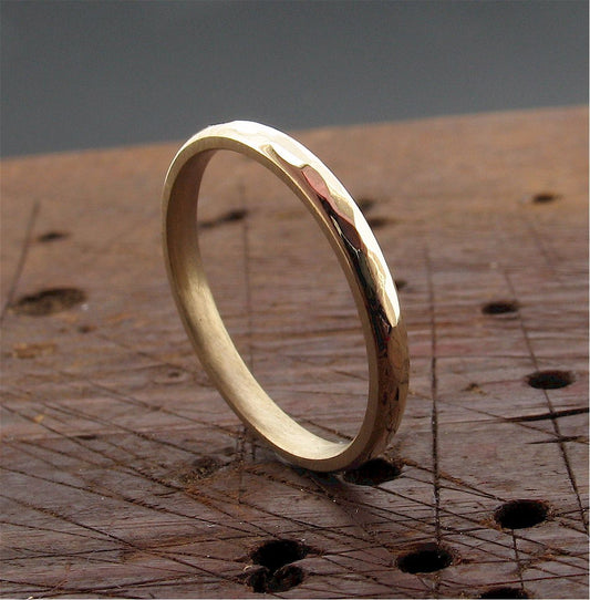 Gold thin wedding ring, Pebble design - Cumbrian Designs