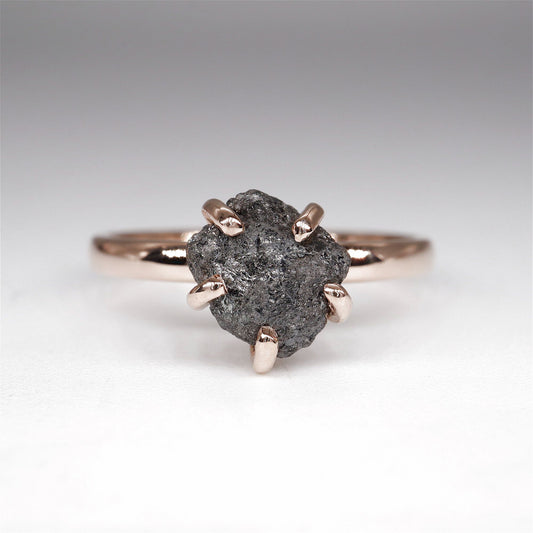 Black uncut diamond solitaire rustic ring, 1.32ct. (HE26)