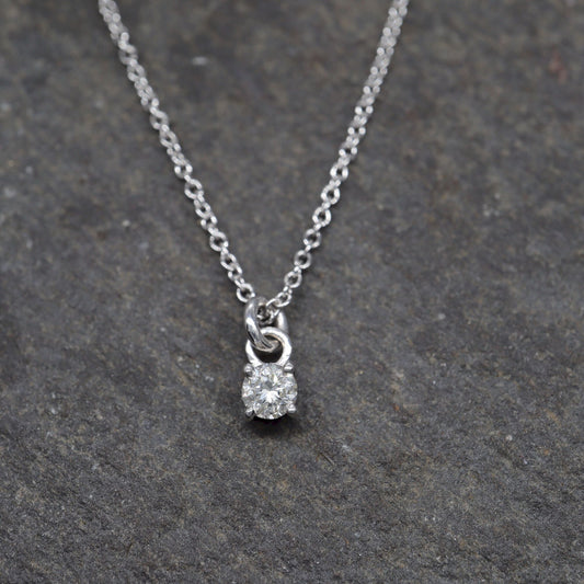 White gold Diamond pendant, classic claw set drop style