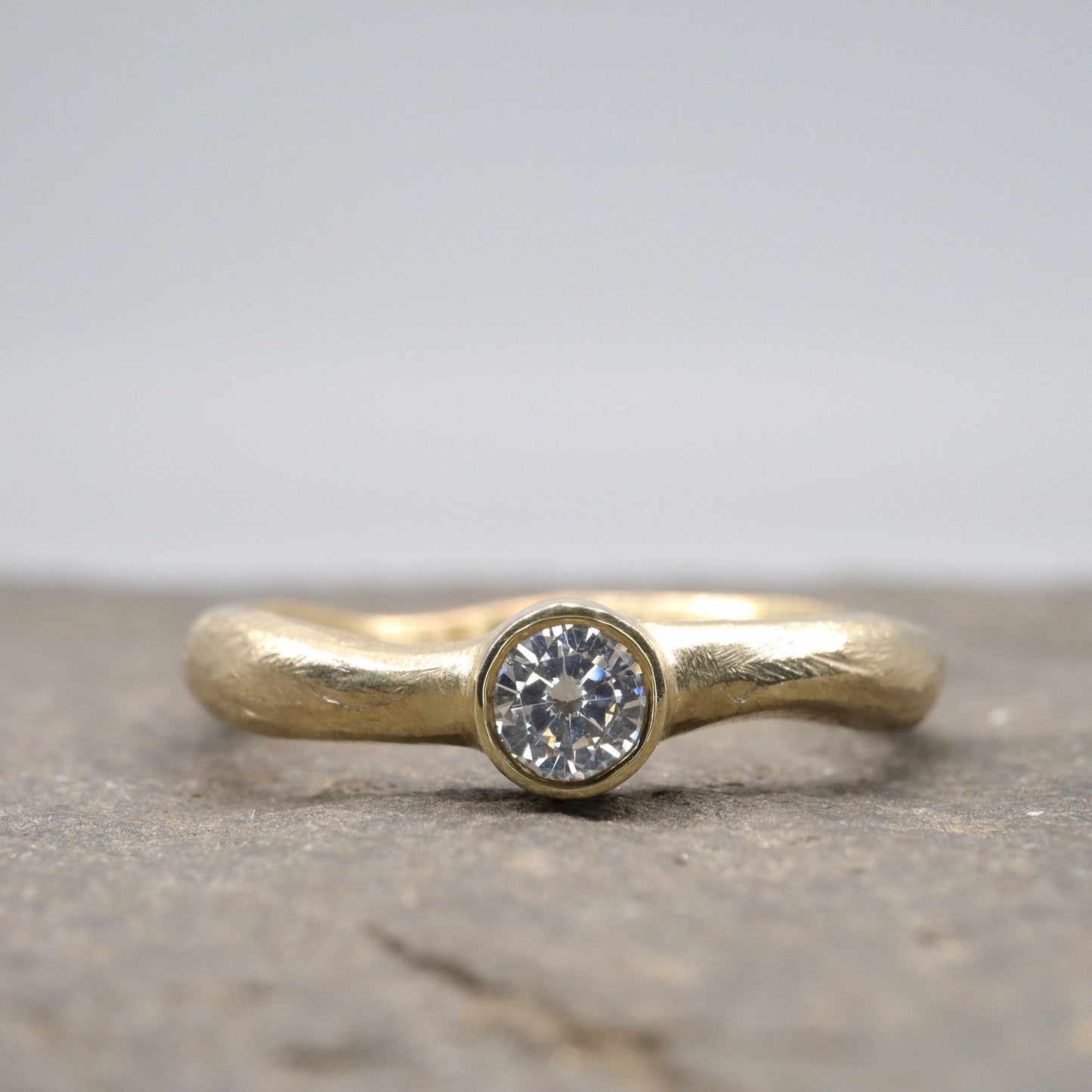 Solitaire diamond yellow gold larger ring, Beach Sand design