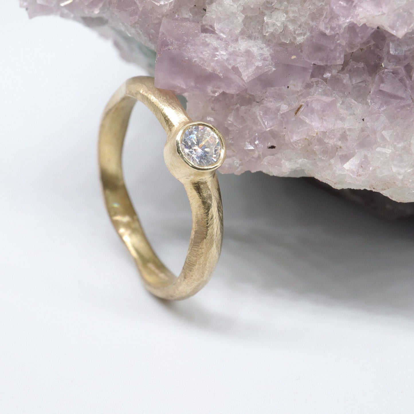 Solitaire diamond yellow gold larger ring, Beach Sand design
