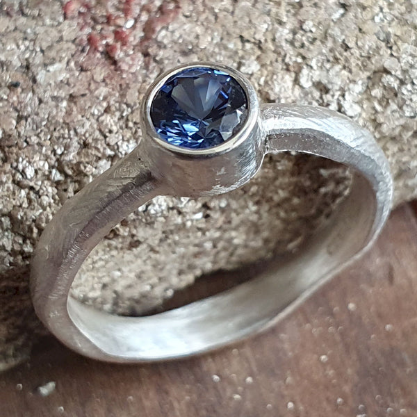 Solitaire large sapphire ring, Beach Sand silver design