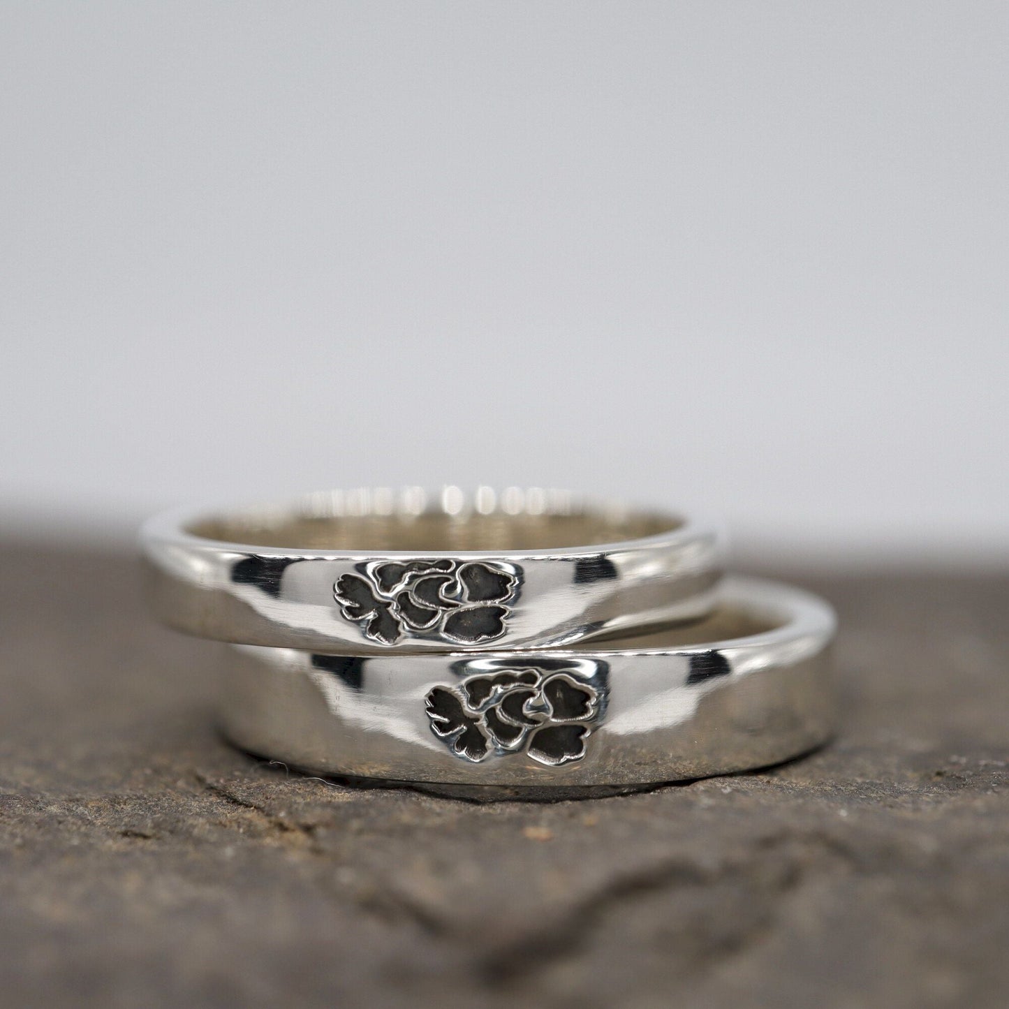 English Rose 3mm and 4mm silver wedding ring set