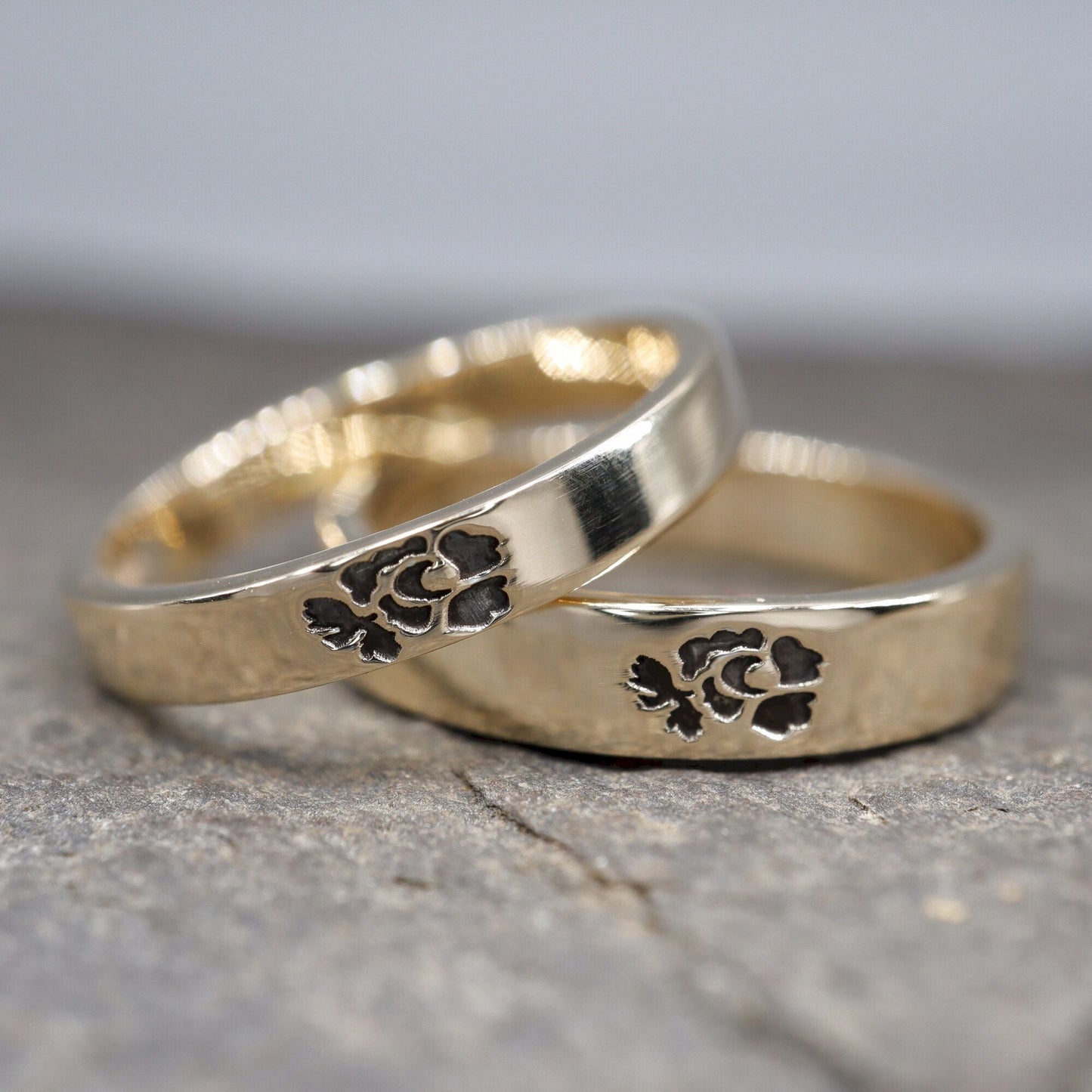 Yellow gold English Rose 3mm and 4mm wedding ring set