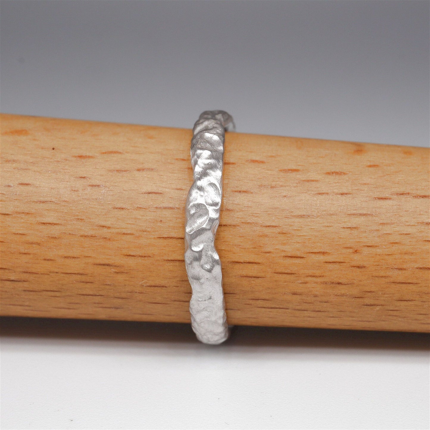 White gold narrow wedding ring - Lakeside design.