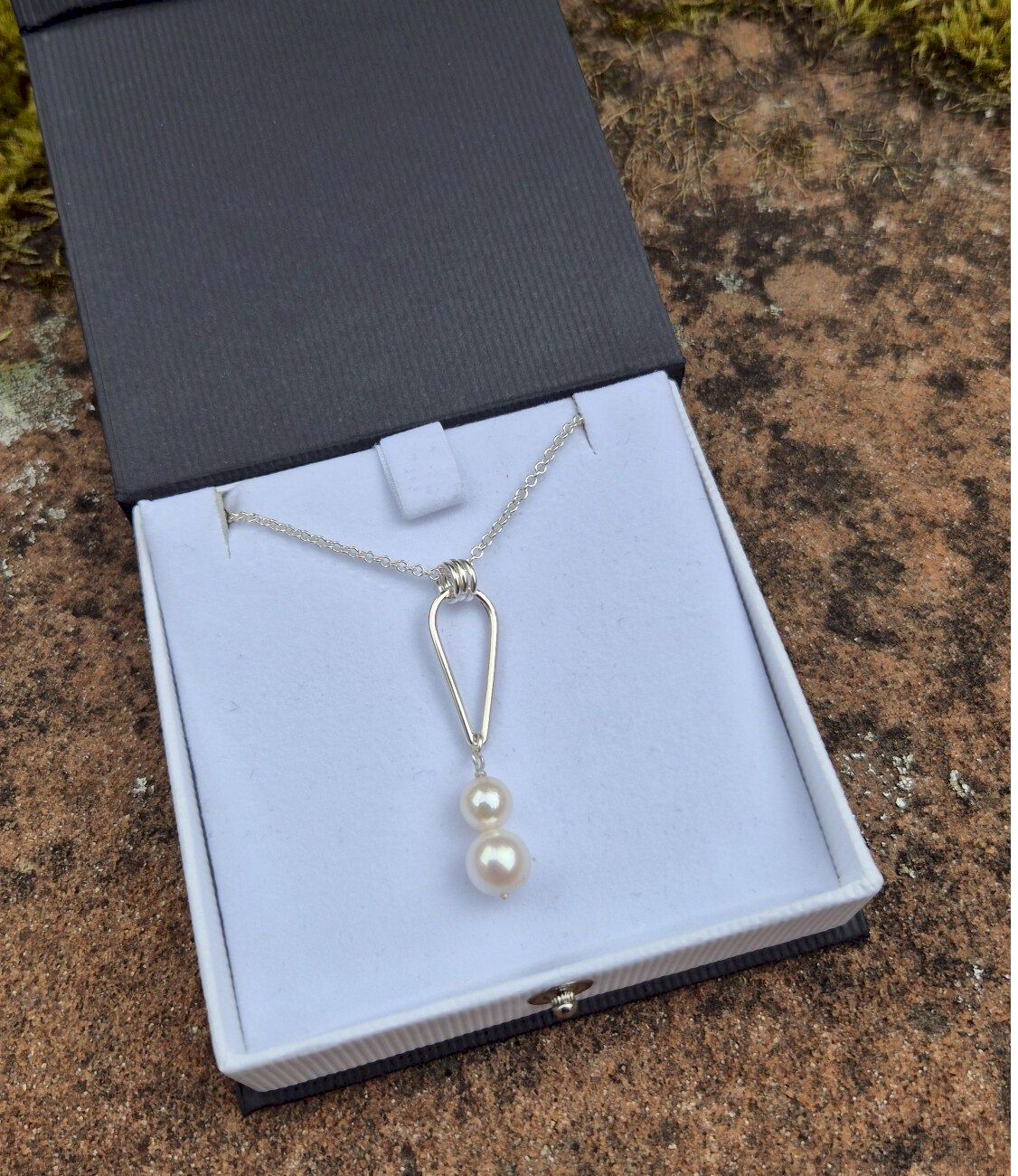 Small Water Tarn two pearl pendant.