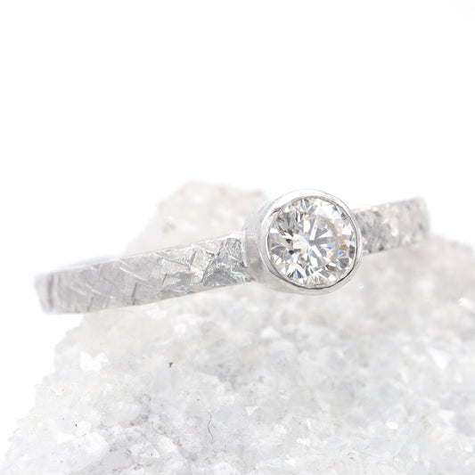 Solitaire diamond quarter carat 18ct white gold Fire design ring